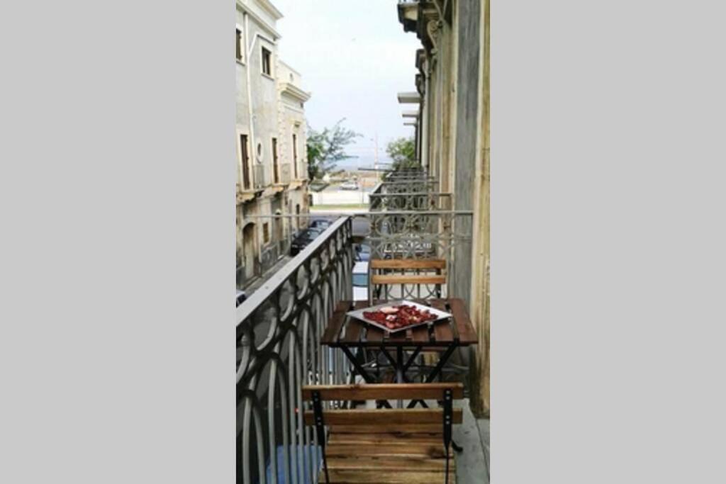 Three Rooms Near Central Station Catania Luaran gambar